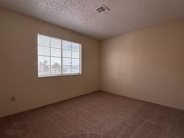 2686 Aarondavid Dr — Photo 5
