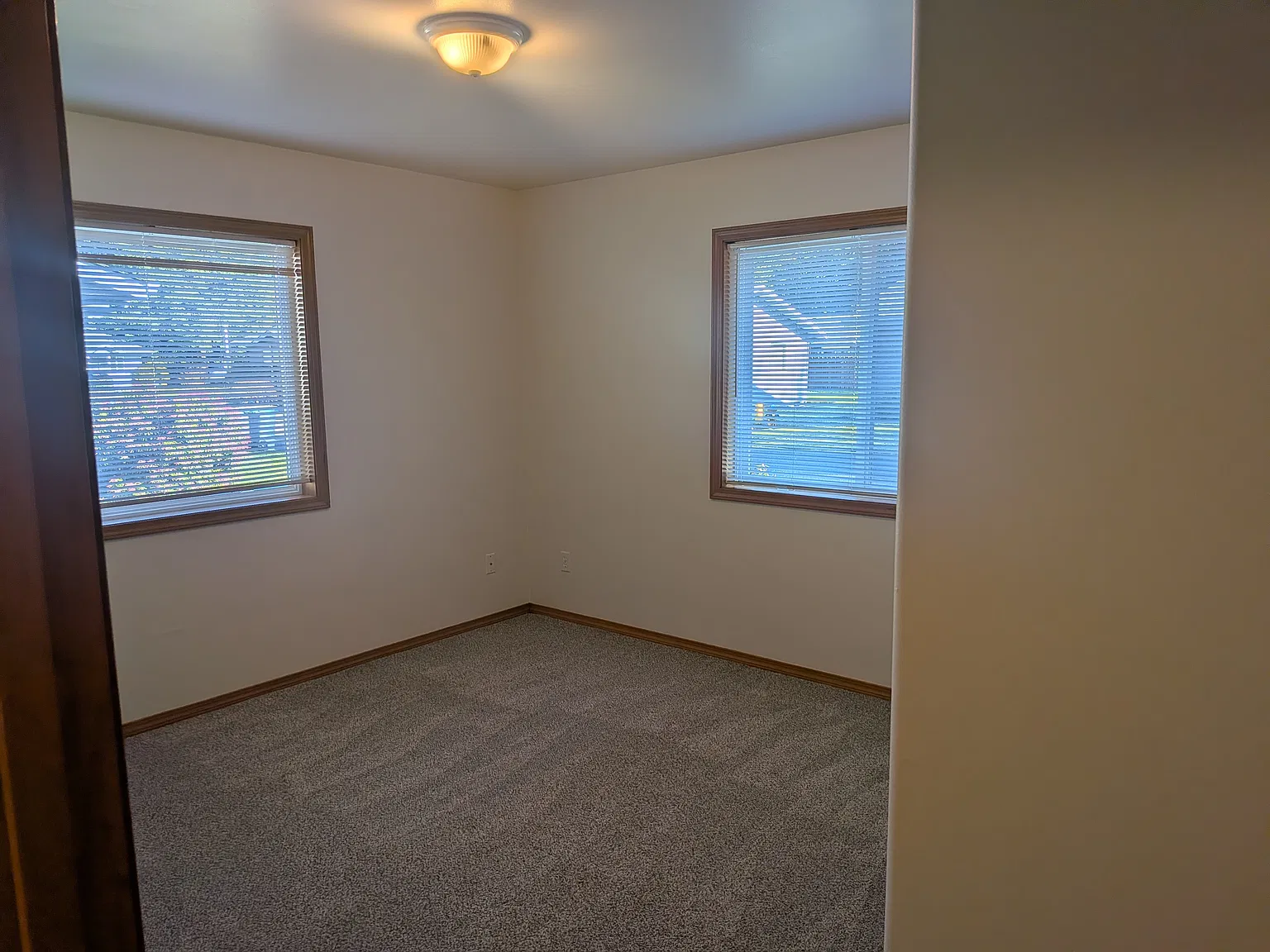 2 bed, 1000 sqft, $2,200 — Photo 4