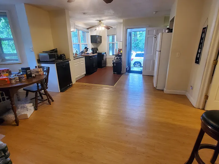 186 Auburn St #1 — Photo 5