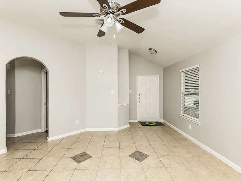 3426 Owl Crossing Ln — Photo 4