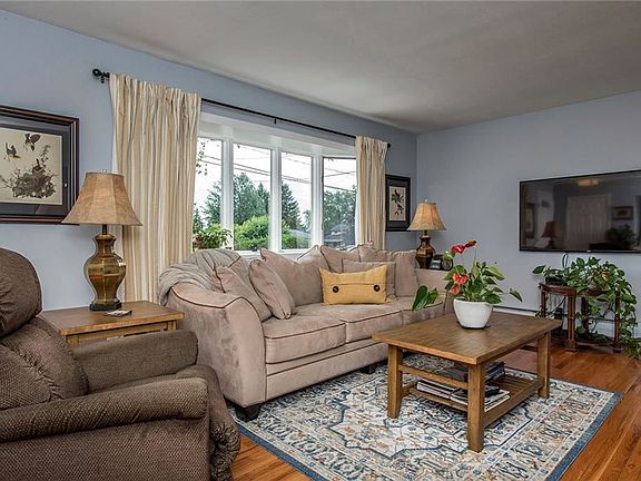 5th image of 11 Redwood Ave