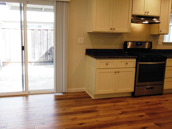 3rd image of 2820 Leigh Ave