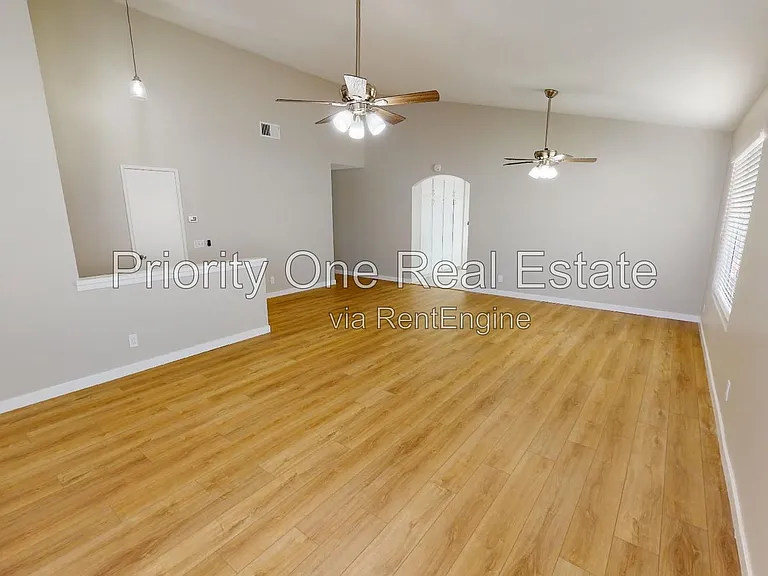 12441 Kestrel St — Photo 7