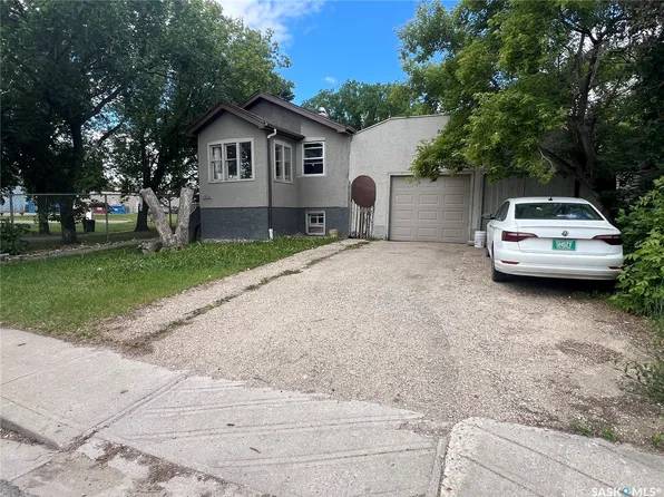 1936 BRODER Street, Regina, SK S4N 3S1