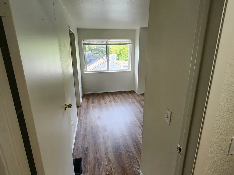 1307 NW Slate Ln #102 — Photo 32