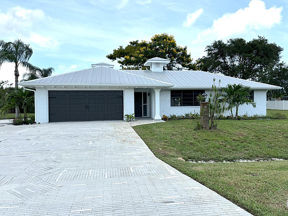 2nd image of 733 SE White Avenue