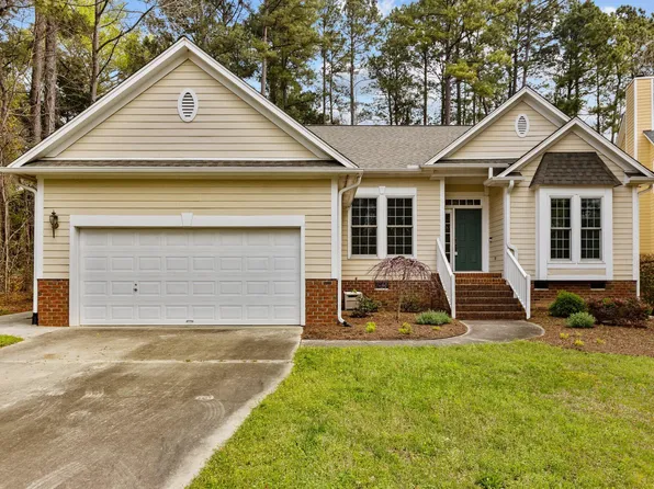 310 Caraway Ln, Cary, NC 27519