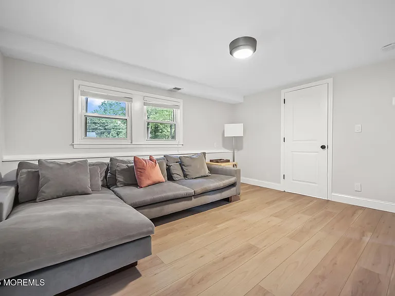 13 Woodland Rd — Photo 8