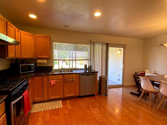4th image of 10554 Ponder Way