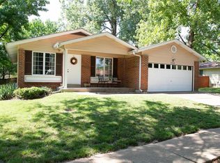 1049 Acorn Trail Dr, Florissant, MO 63031