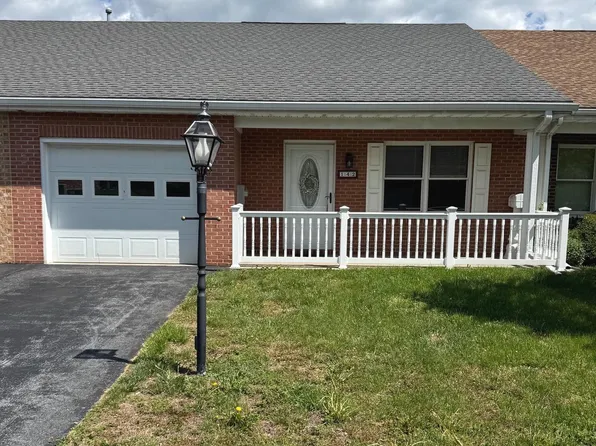 142 Sunflower Dr, Hagerstown, MD 21740
