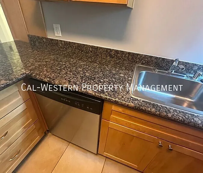 250 Palo Alto Ave #1 — Photo 34