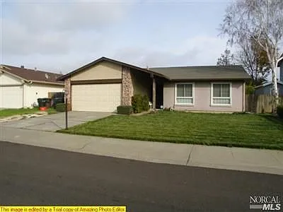621 Seagull Dr photo 1