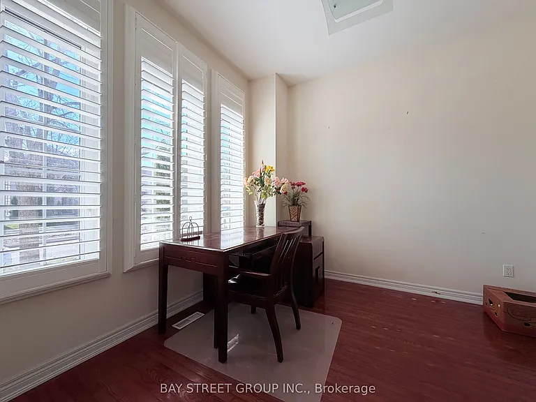 9 Saint Clare Blvd — Photo 5