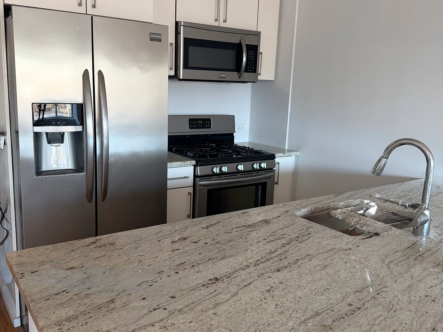 1 bed, 750 sqft, $3,050 — Photo 2