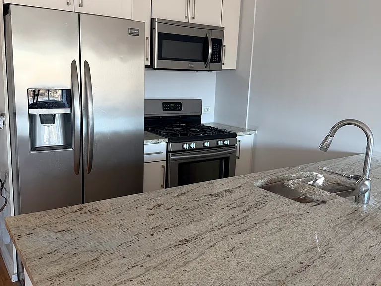 1701 Park Ave #403 — Photo 2