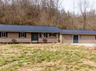 915 Middle Frk, Hagerhill, KY 41222