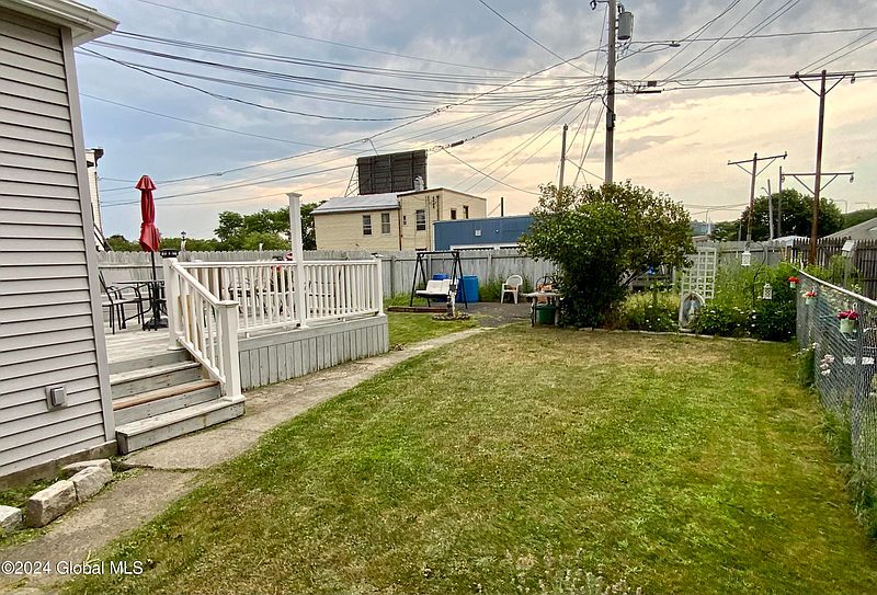 5th image of 1820 3rd Avenue