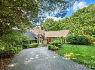 147 Club Colony Ln, Lake Toxaway, NC 28747