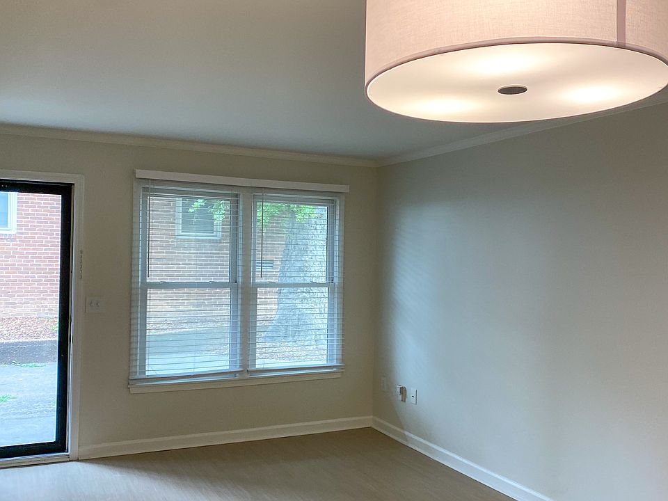 Living & Dining Area
