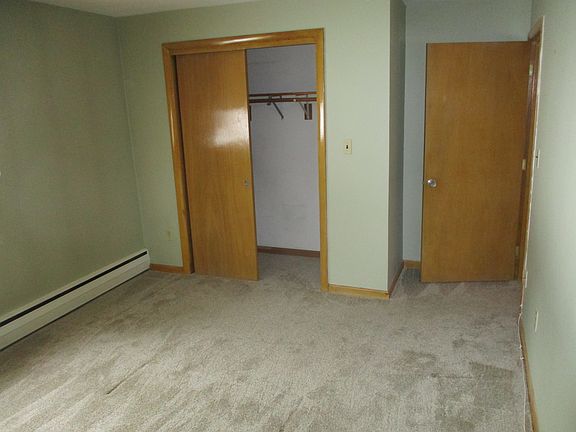 3rd image of 38 Jacqueline Rd APT B