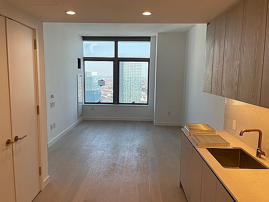 1st image of 3 Court Sq APT 5704