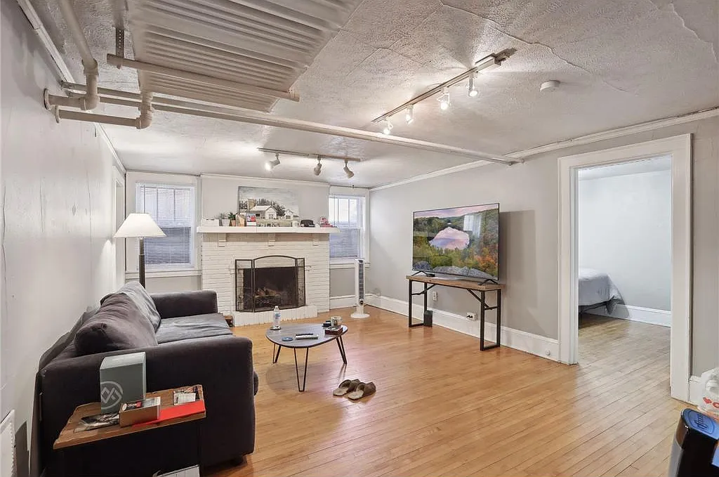 1 bed, 565 sqft, $1,295 — Photo 2