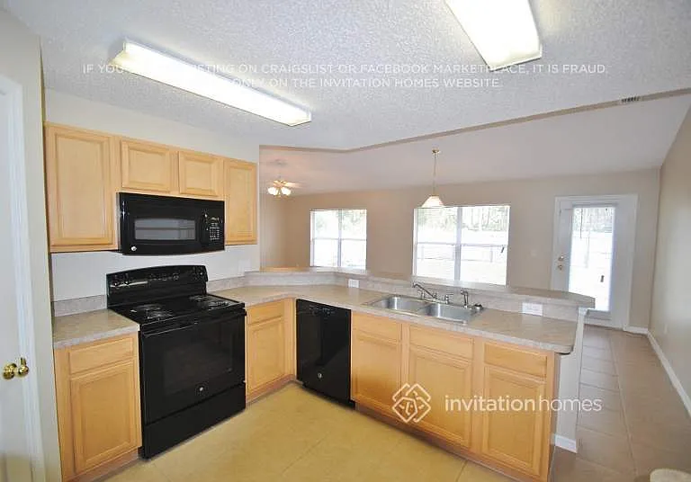 417 Saragassa Ave SW — Photo 6