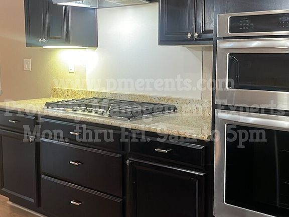 4th image of 2657 Roseberry Ave