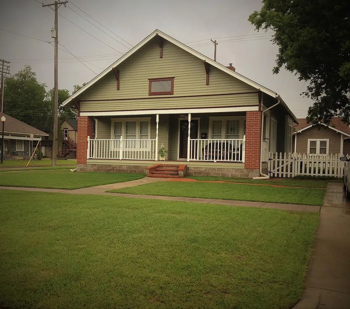 Building Photo - 127 W Symmes St