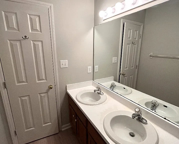 2637 Sierra Dr — Photo 12