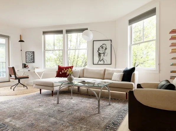 94 Hampshire St #B, Cambridge, MA 02139