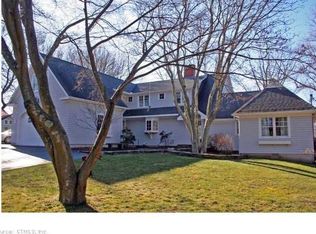 26 Pawson Rd, Branford, CT 06405