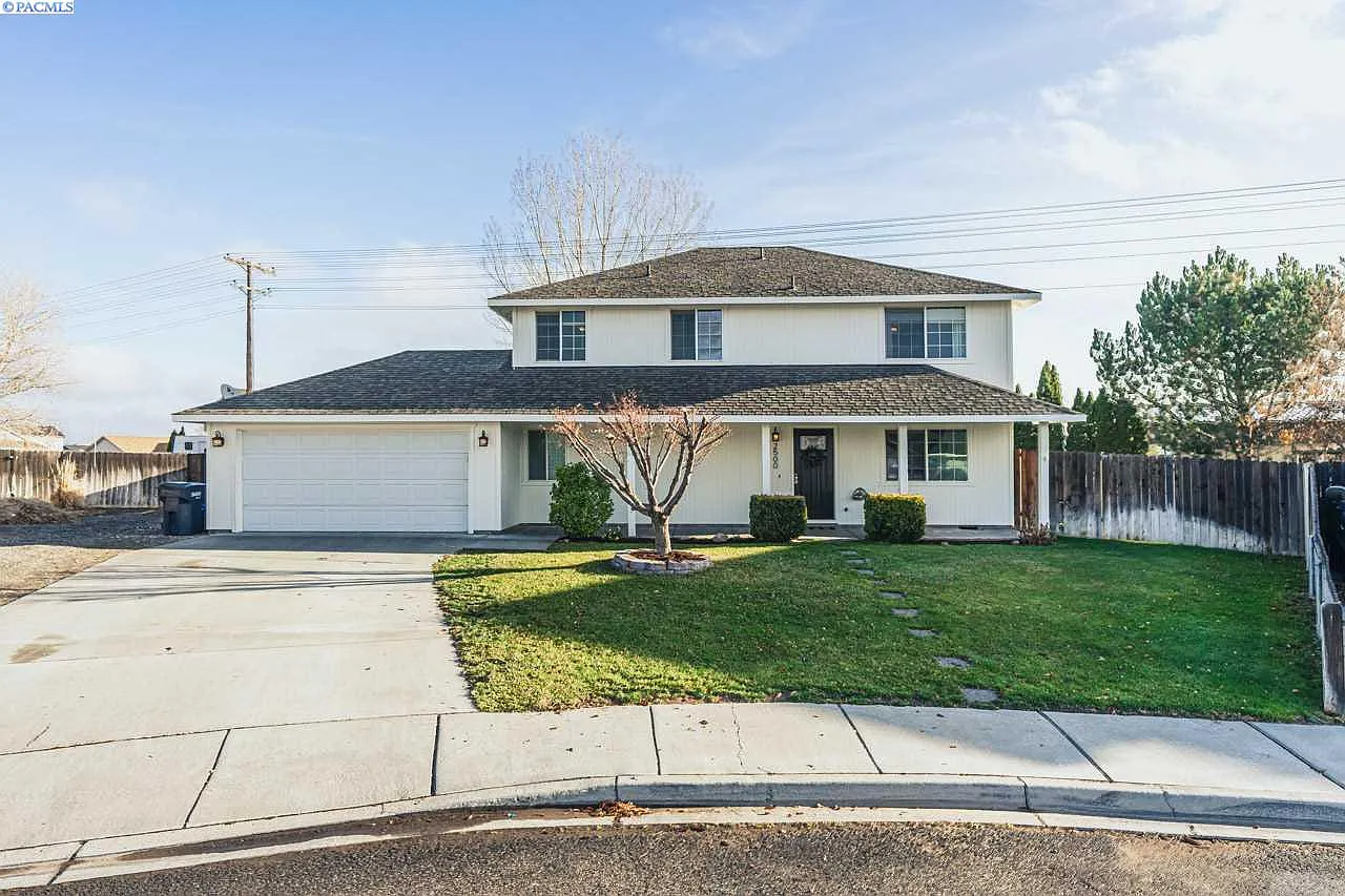 2500 Iris St photo 1
