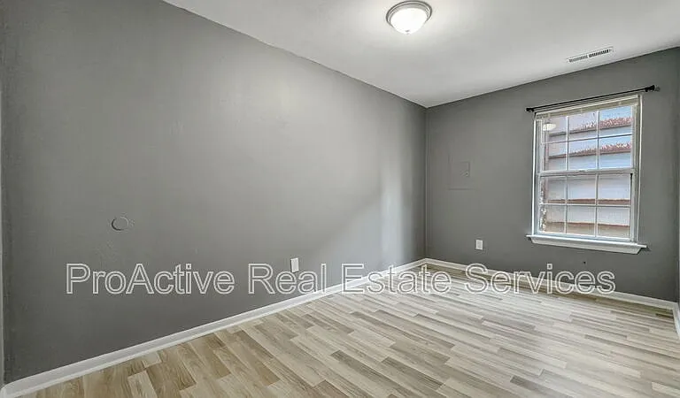 1100 Wilson Rd #7 — Photo 12