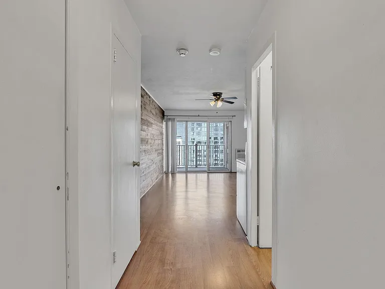 3415 W End Ave #1002E — Photo 2