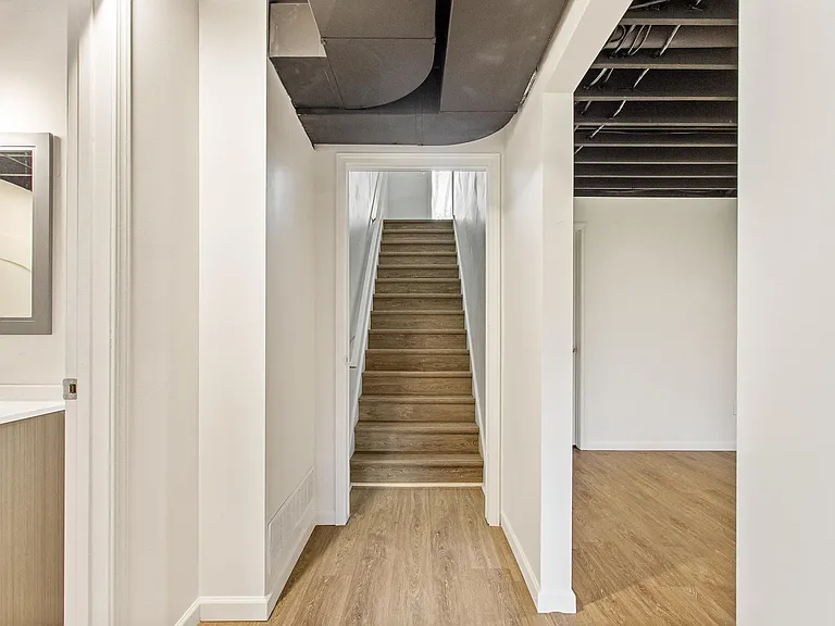 2215 Leonard St NE — Photo 13