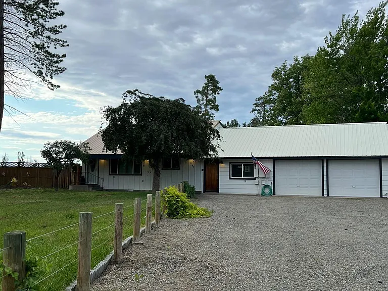 2381 Vantage Hwy — Photo 1