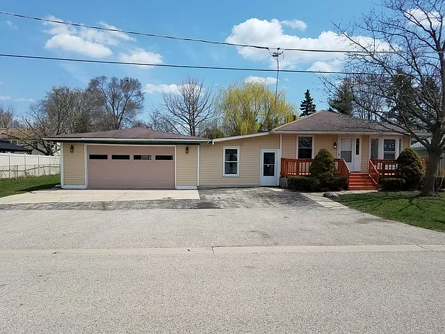 1525 Williams Ave photo 1