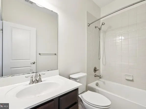 8074 Locust Mill St, Ellicott City, MD 21043