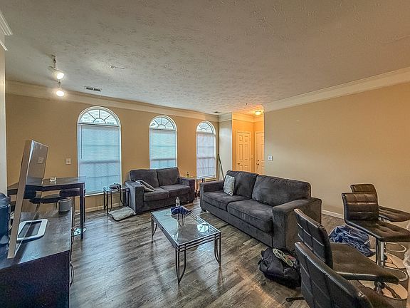 4th image of 1903 N Lincoln Ave APT 220