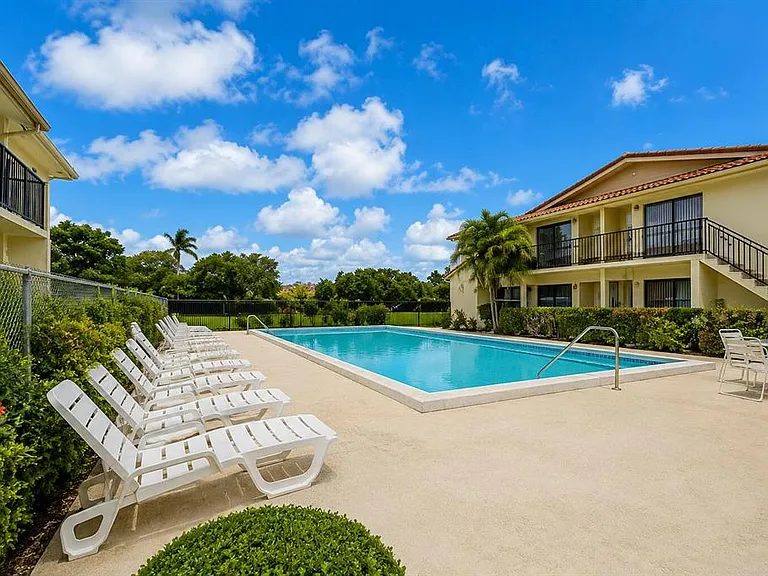 11000 NW Royal Palm Blvd — Photo 8