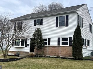 17 Caldwell Ave, Marlton, NJ 08053