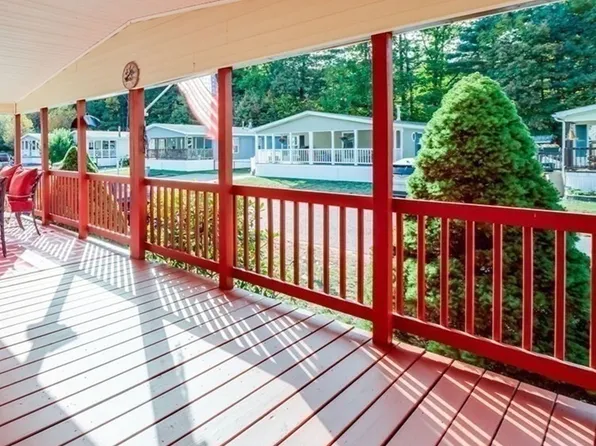 17 Medallion Rd, Holbrook, MA 02343