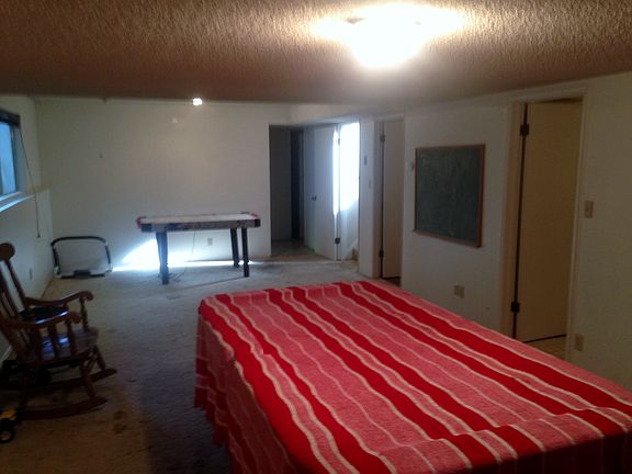 2nd image of 952 Shasta Dr