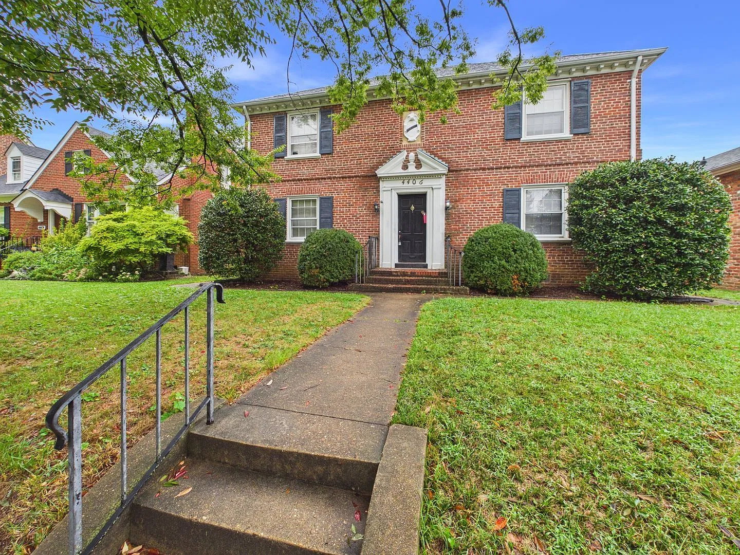 2 bed, 1.0 bath, 1200 sqft, $1,885 — Photo 1