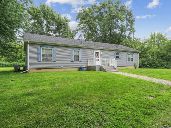303 E Main St, Camargo, IL 61919