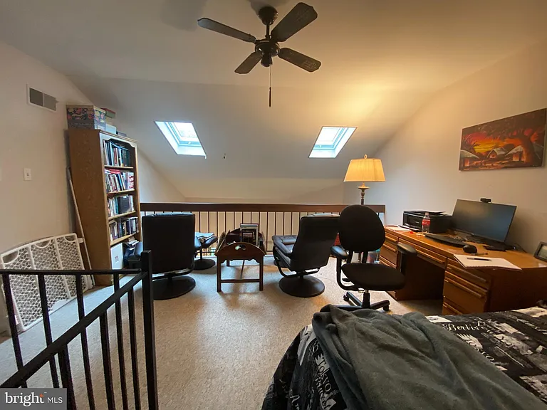 240 Valley Stream Ln — Photo 13