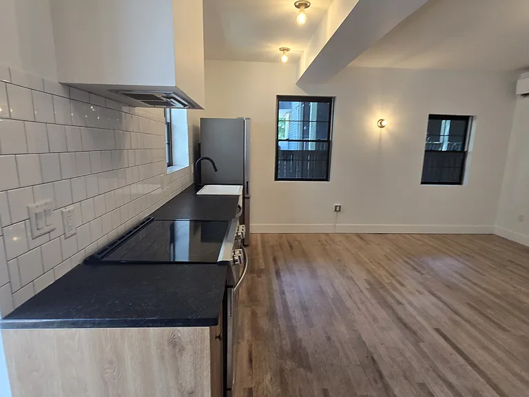 1401 Charles St #C — Photo 3