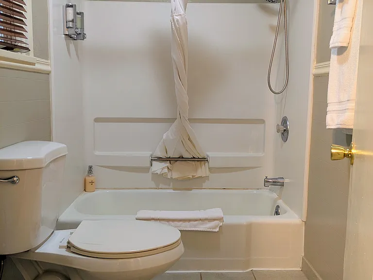 223 W Center St #12 — Photo 6